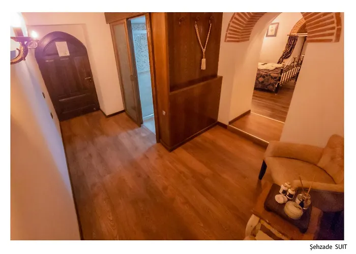 Kervansaray Antique Çeşme