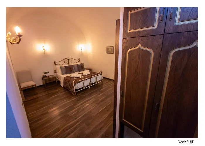 Kervansaray Antique Çeşme